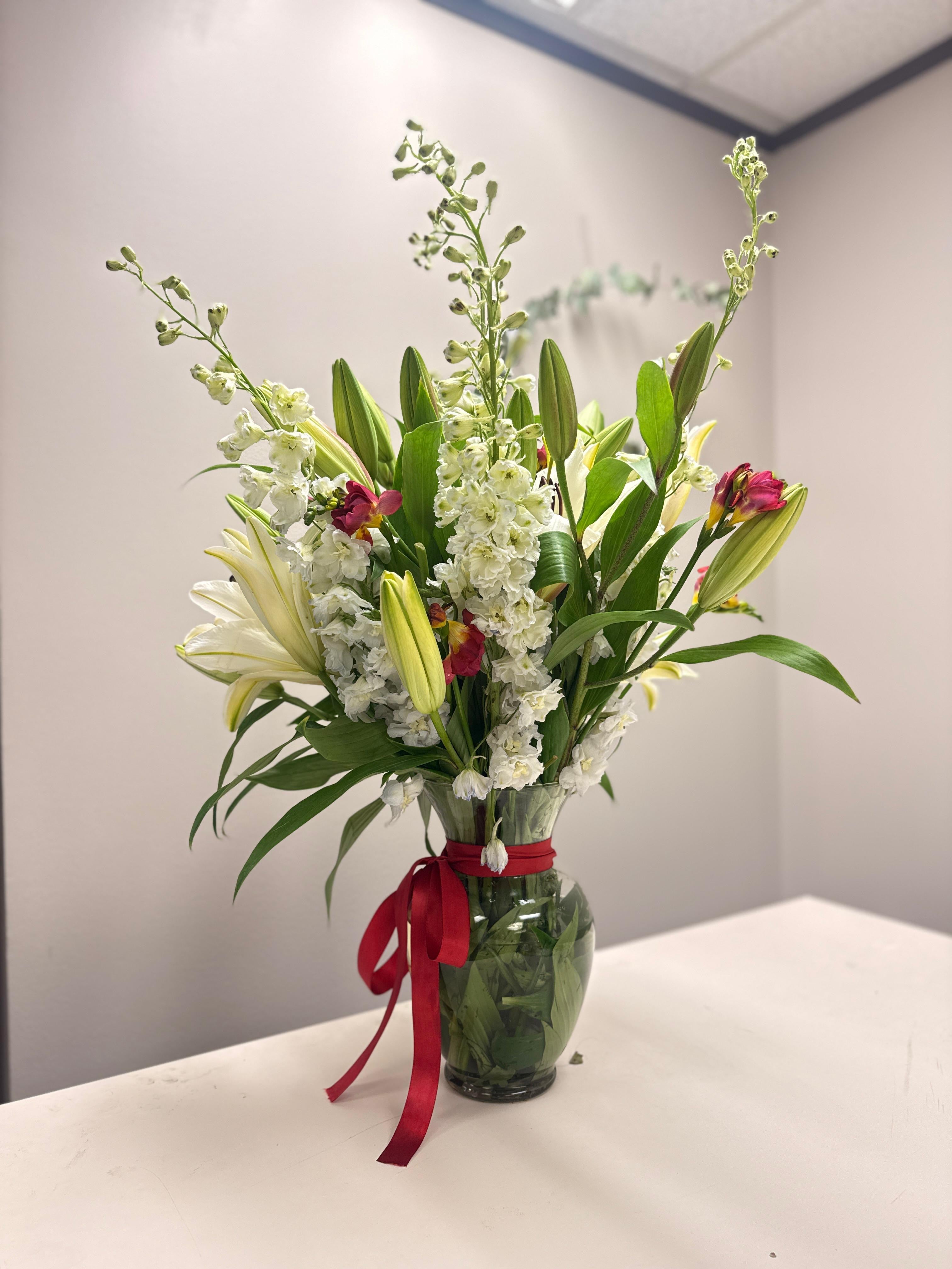 Scented Lovers : Lily, Delphinium, and Freesia.